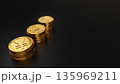 黒背景の左側に並ぶ円・ユーロ・ドルの金貨と右側の余白 資産成長・世界投資・プレミアムな金融イメージ 135969211