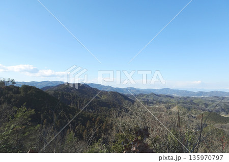 埼玉県：石尊山から見る風景【外秩父七峰縦走ハイキングコース】小川町 135970797