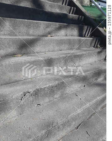 階段のある風景 階段 コンクリート造の階段 階段のある風景 階段 コンクリート造の階段 135971128