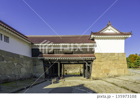 会津　鶴ヶ城　若松城　表門　鉄門　福島県会津若松市 135973108