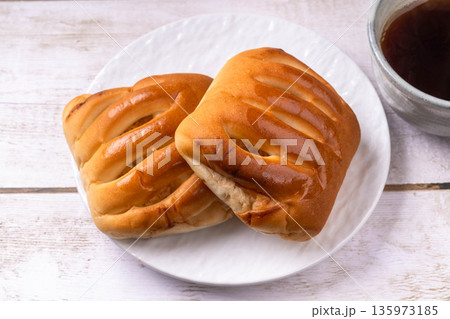 ツナマヨパン ツナマヨパン 135973185