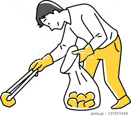 ゴミ拾いをする男性 135973349