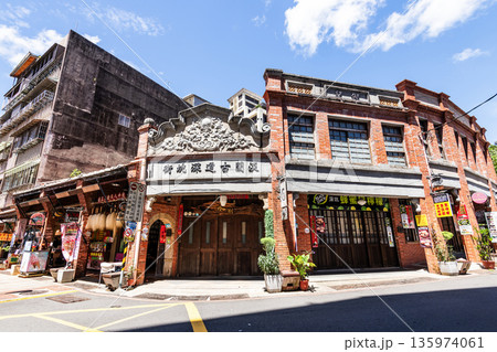 Traditional building view of the Shenkeng Old Street in New Taipei City, Taiwan. The street is famous for its tofu-related food. 135974061