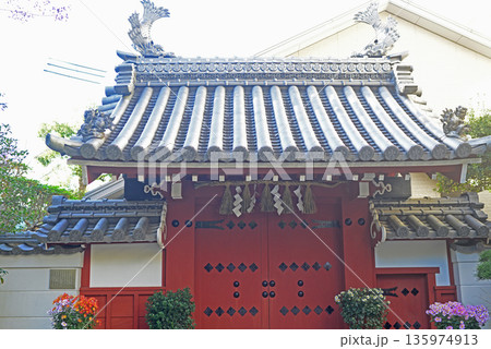 三重県伊勢市猿田彦神社朱の門-1 135974913