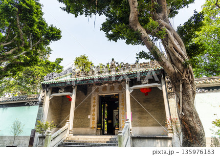 Building view of the Pou Chai Temple (Kun Iam Tong) in Macau, the main hall dedicated to Kun Iam. 135976183
