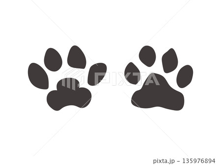 シンプルな手描きの肉球イラスト シンプルな手描きの肉球イラスト 135976894
