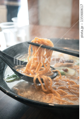 ヌードル 拉麺 麺 135980617