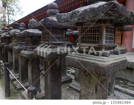 春日大社 奈良県 奈良市 春日野町 春日大社 奈良県 奈良市 春日野町 135981484