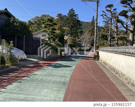 福岡市西区「飯盛神社」流鏑馬がおこなわれる道 135982157