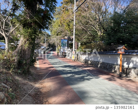 福岡市西区「飯盛神社」流鏑馬がおこなわれる道 福岡市西区「飯盛神社」流鏑馬がおこなわれる道 135982161