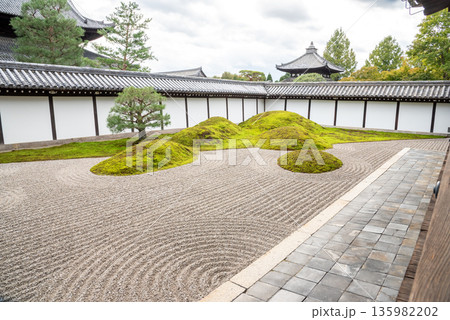 京都府 東福寺 本坊庭園 日本庭園のイメージ 京都府 東福寺 本坊庭園 日本庭園のイメージ 135982202