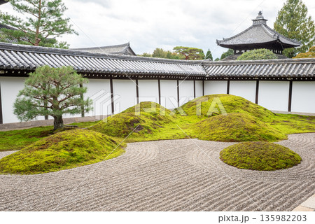 京都府 東福寺 本坊庭園 日本庭園のイメージ 京都府 東福寺 本坊庭園 日本庭園のイメージ 135982203