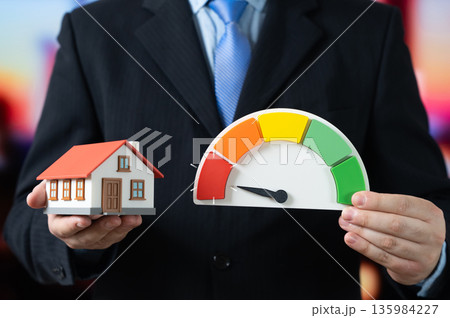 Energy efficiency of a residential building. High heating costs and significant heat loss. Housing energy problem, insulation failure and rising utility expenses. Sustainability awareness Energy efficiency of a residential building. High heating costs and significant heat loss. Housing energy problem, insulation failure and rising utility expenses. Sustainability awareness 135984227