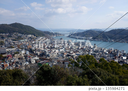 広島県尾道市　千光寺からの眺望 135984271