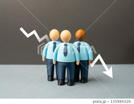 Office workers and the downward arrow. The decline of the workforce and their replacement by artificial intelligence. Automation pressure, job displacement fears and the future of human labor Office workers and the downward arrow. The decline of the workforce and their replacement by artificial intelligence. Automation pressure, job displacement fears and the future of human labor 135984320