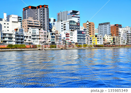 駒形橋～(隅田川右岸)～厩橋の風景(東京都台東区)【2026.1】 135985349