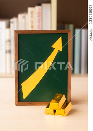 金の価格急騰 金の価格急騰 135986092