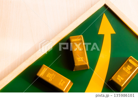 金の価格急騰 135986101