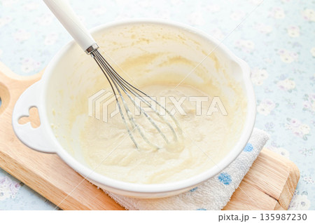 混ぜて滑らかにした豆腐 混ぜて滑らかにした豆腐 135987230
