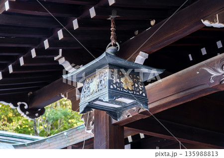 岡山縣護國神社　灯籠（旧名称：操山神社）明治維新以降に英霊を祀る神社（操山の緑に囲まれた静かな場所） 135988813