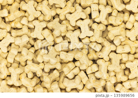 Full frame dog treats pattern Full frame dog treats pattern 135989656