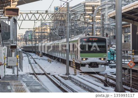【山手線E231系 東京駅外回り】 【山手線E231系 東京駅外回り】 135993117