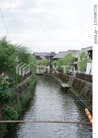 千葉県香取市佐原の歴史的な水郷の街並み 千葉県香取市佐原の歴史的な水郷の街並み 135996738