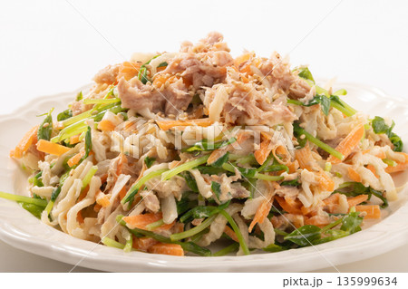 和えサラダ　（切干大根　ツナ　豆苗　にんじん）　 135999634