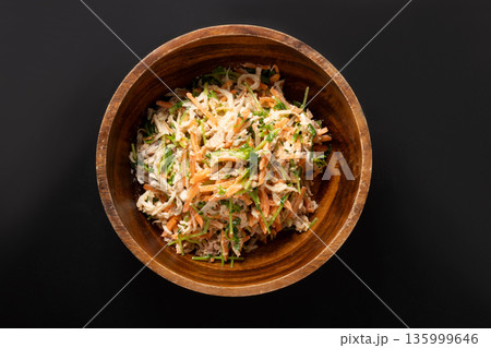 和えサラダ　（切干大根　ツナ　豆苗　にんじん）　 135999646