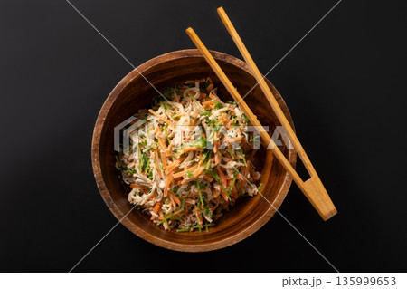 和えサラダ　（切干大根　ツナ　豆苗　にんじん）　 135999653