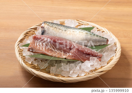 ［静岡県産］生さば 135999910