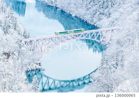 只見線　銀世界の第一只見川橋梁 136000065