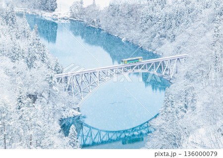 只見線　銀世界の第一只見川橋梁 136000079