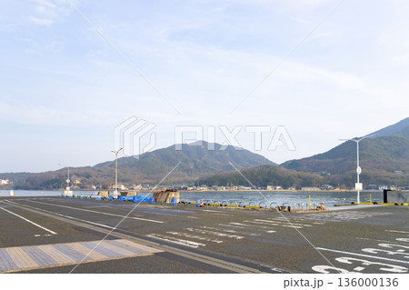 香川県小豆島　土庄港 136000136