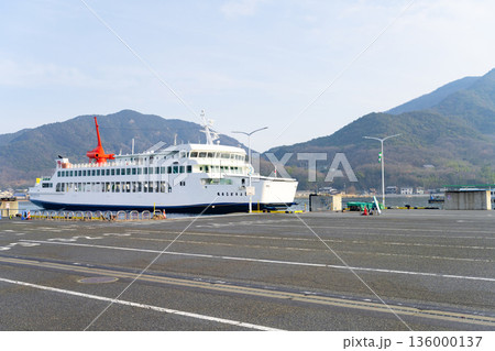 香川県小豆島　土庄港 136000137