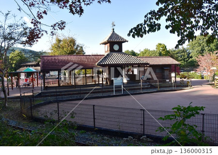 神奈川県　小田原こどもの森公園わんぱくらんどのこども列車エントランス広場駅 136000315