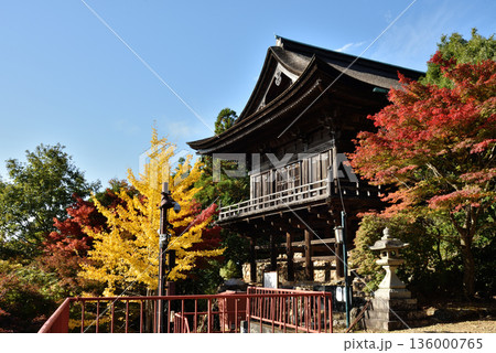 総本山醍醐寺　秋の上醍醐　如意輪堂(京都市伏見区) 136000765