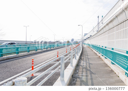 武庫川河川敷から見た高架橋 武庫川河川敷から見た高架橋 136000777