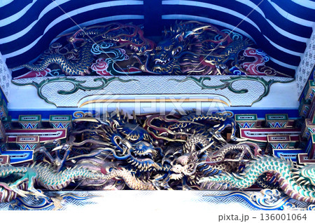 宝登山頂上にある奥の院とテラス/展望台から見た冬景色 宝登山頂上にある奥の院とテラス/展望台から見た冬景色 136001064