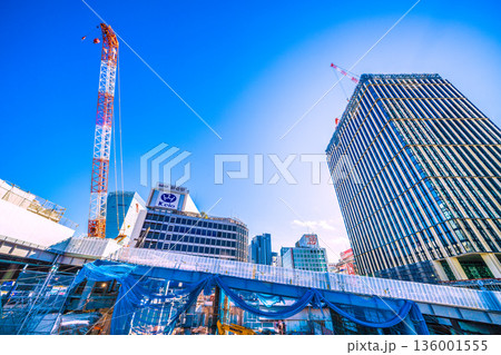 日本の東京都市景観1月25日。新宿駅西口再開発や西新宿一丁目地区プロジェクト、クレーンなどを望む 日本の東京都市景観1月25日。新宿駅西口再開発や西新宿一丁目地区プロジェクト、クレーンなどを望む 136001555