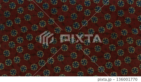 風車のような花丸紋を散らした、時代がある和更紗 136001770