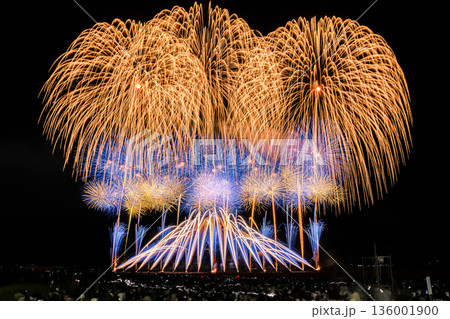 ぎおん柏崎まつり海の大花火大会　スターマイン 136001900
