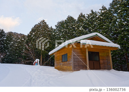 小さな山小屋 136002736