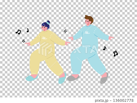 部屋着でダンスするカップル 136002778