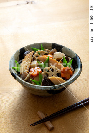 筑前煮　和食の総菜 136003316