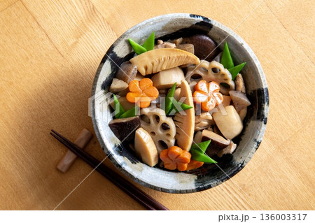 筑前煮　和食の総菜 136003317