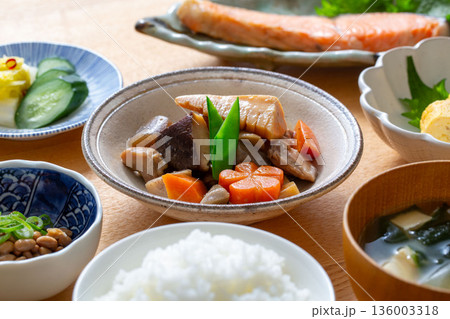 筑前煮　和食の総菜 136003318