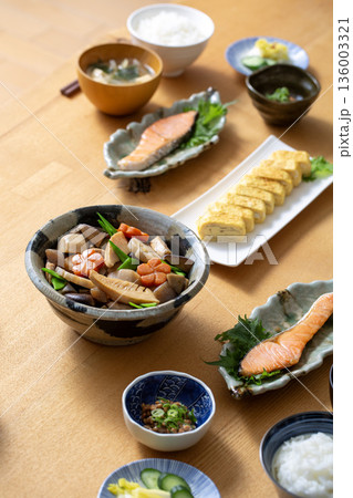 筑前煮　和食の総菜 136003321