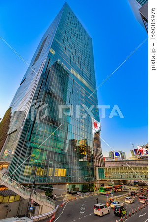 東京 渋谷区 夕方の渋谷駅前の街並み 渋谷スクランブルスクエア 東京 渋谷区 夕方の渋谷駅前の街並み 渋谷スクランブルスクエア 136003976