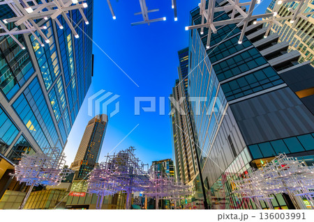 東京 渋谷区 渋谷サクラステージの夜景(にぎわいSTAGE) 東京 渋谷区 渋谷サクラステージの夜景(にぎわいSTAGE) 136003991